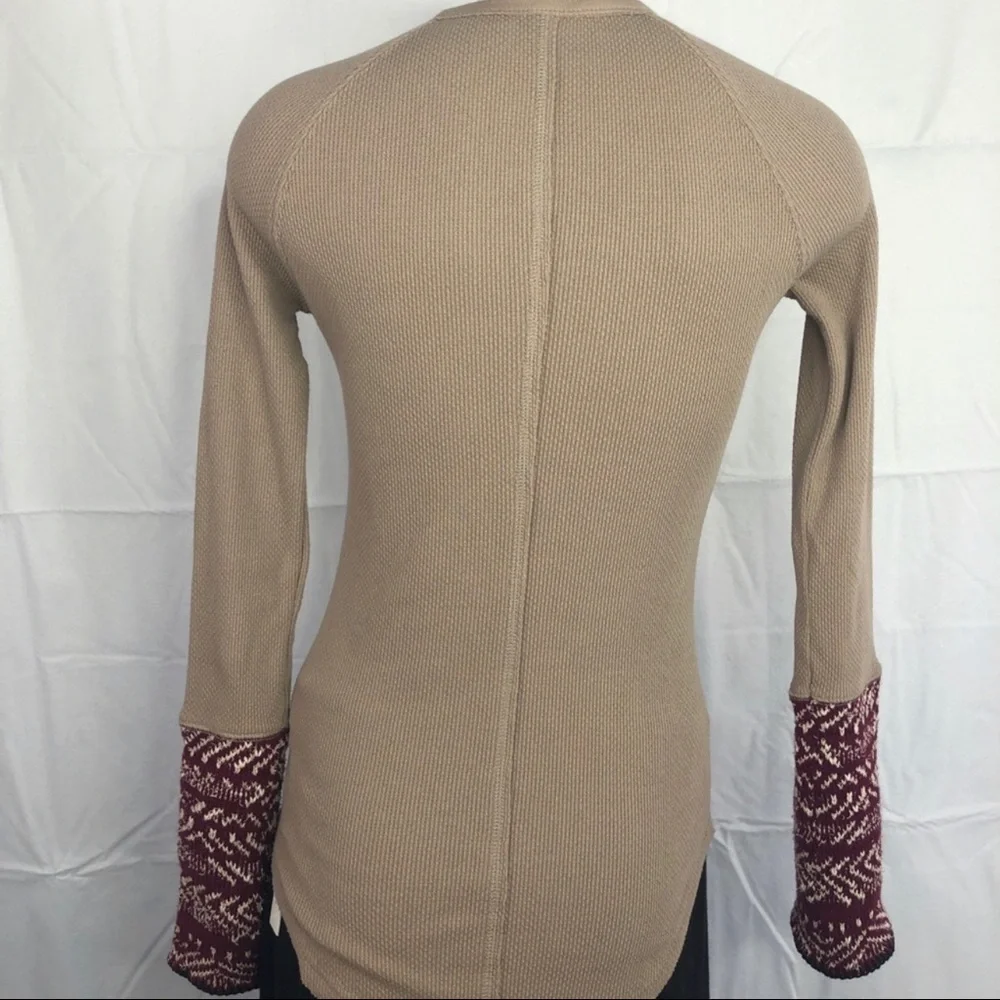 Sold ๐๐FREE PEOPLE Henley long sleeve V-Neck stone top S - Picture 7 of 13